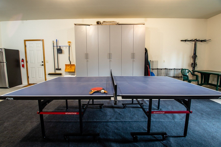 Interior 5, Tokatee Large Home With Hot Tub & Ping Pong, Deschutes