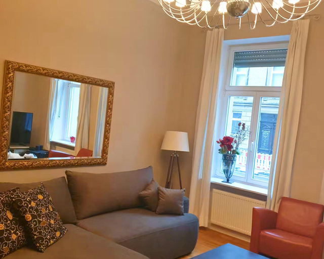Living room 5, Charmante Altbauwohnung im Herzen von Bamberg, Bamberg