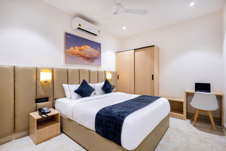 Room 4, ELYSIUM Premier Suites Hitec City, Hyderabad