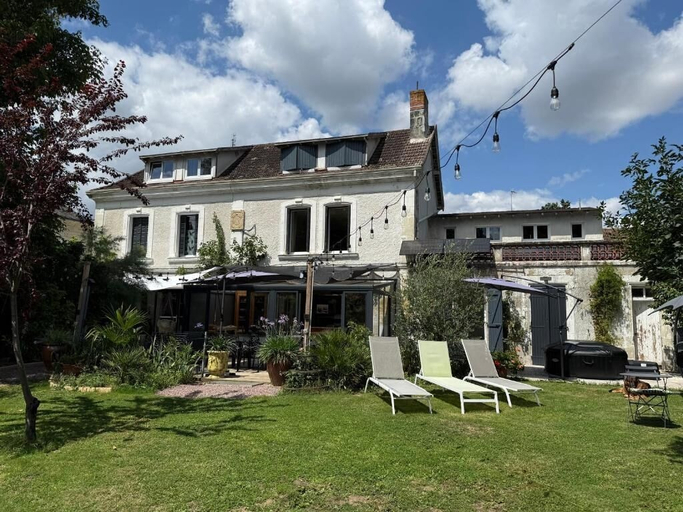 Exterior & Views 2, villa du beau port, Vienne