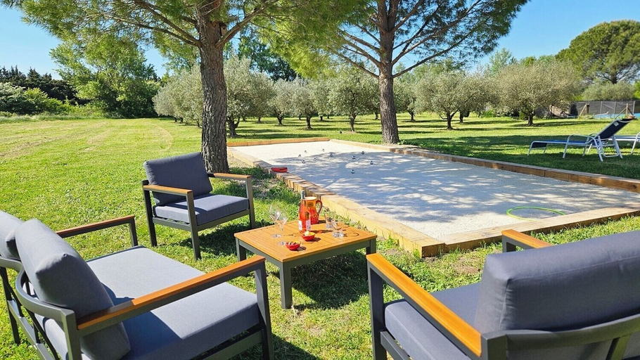 Property grounds 4, Maison d'hôtes La Ramade, 5 chambres et table d'hôtes en Provence (12 pers), Drôme