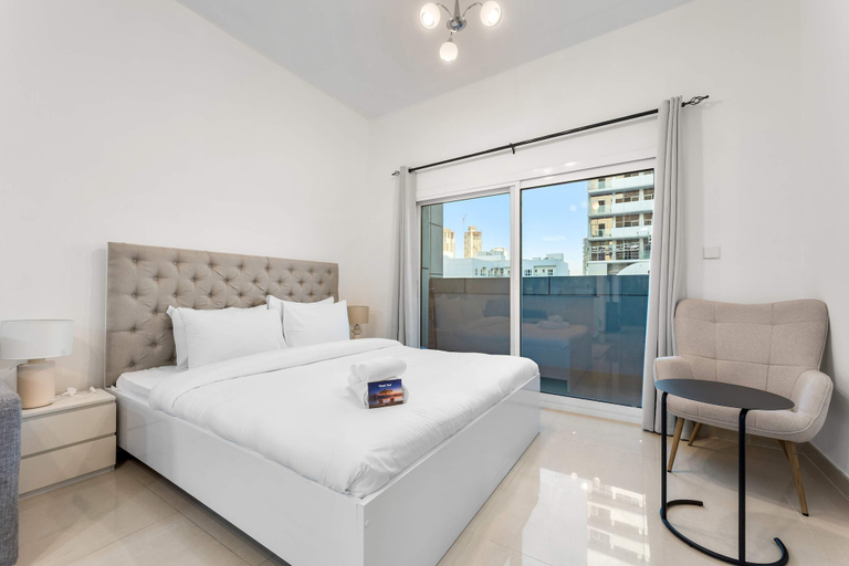 Room 3, Stayshort - Chic Studio Apartment in JVC Sleeps 4, Dubai