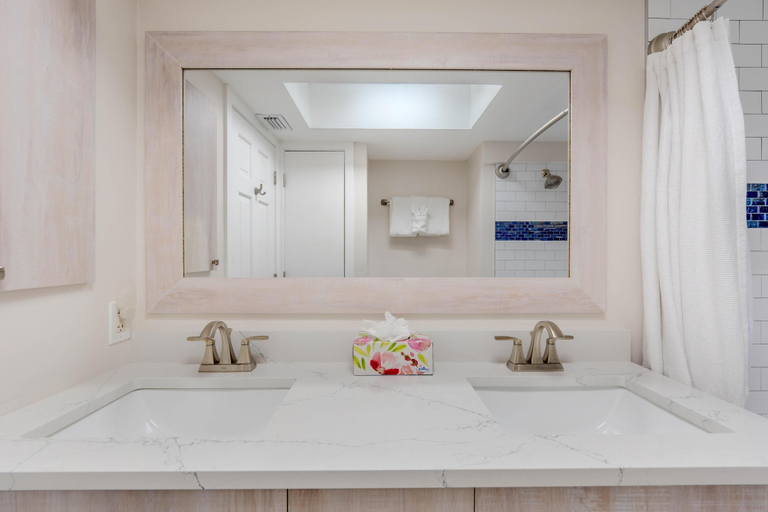 Bathroom 3, Carlos Pointe #515 - The Pelican Pad, Lee