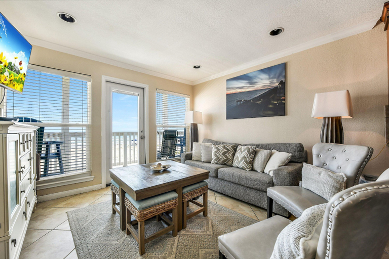 Room 4, Seascape 1108 in Galveston, Galveston