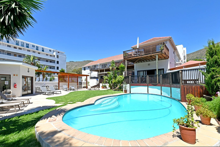 Room 4, Sea Point Studio Gym Pool BBQ, City of Cape Town