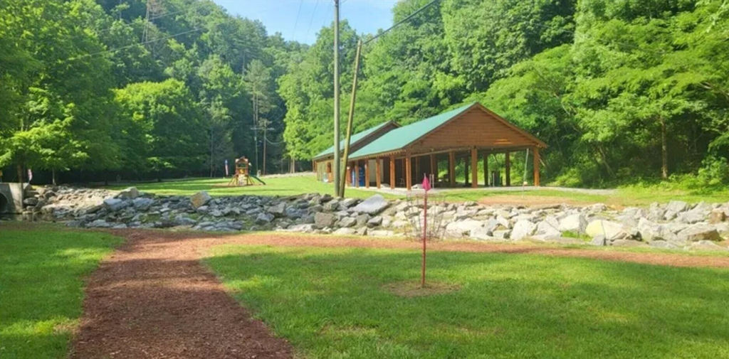 Property grounds 3, Goodness Gracious 3 Bedroom Cabin by RedAwning, Sevier
