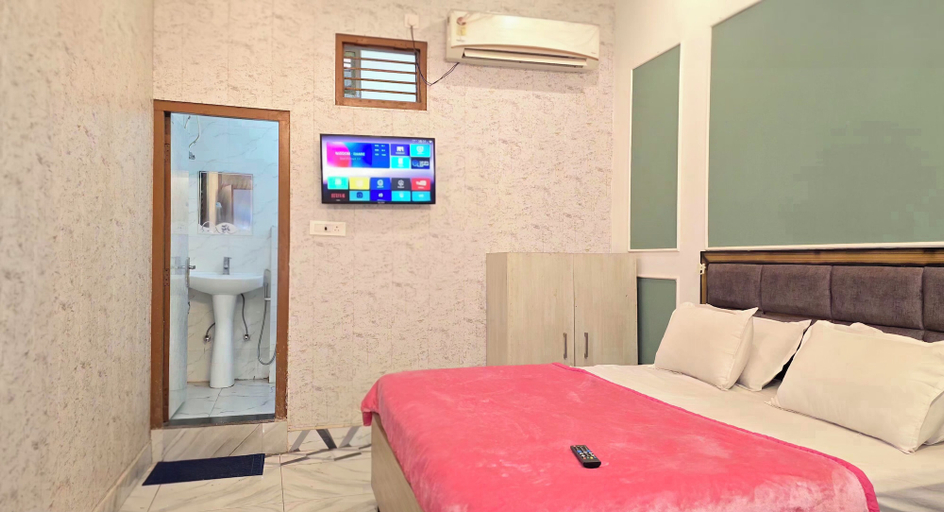 Bedroom 1, Vinayak Palace, Mathura