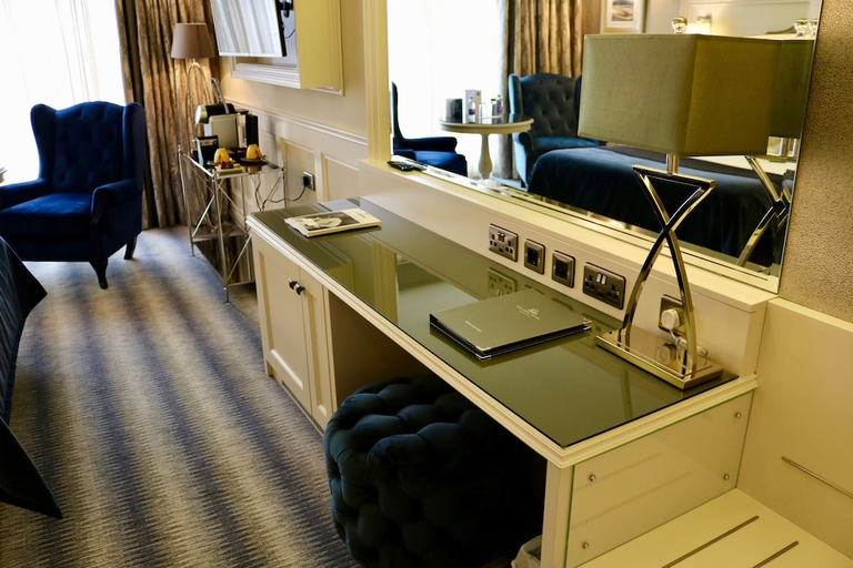 Others 5, The Rose Hotel