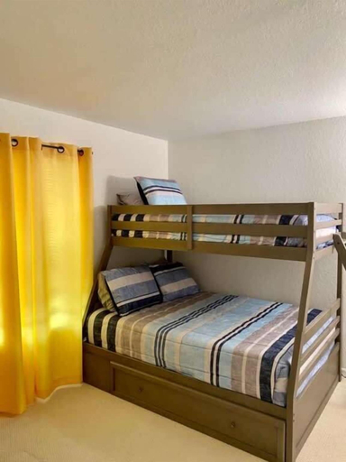 Room 3, Beautiful 4-bed Amazing Resort, Polk