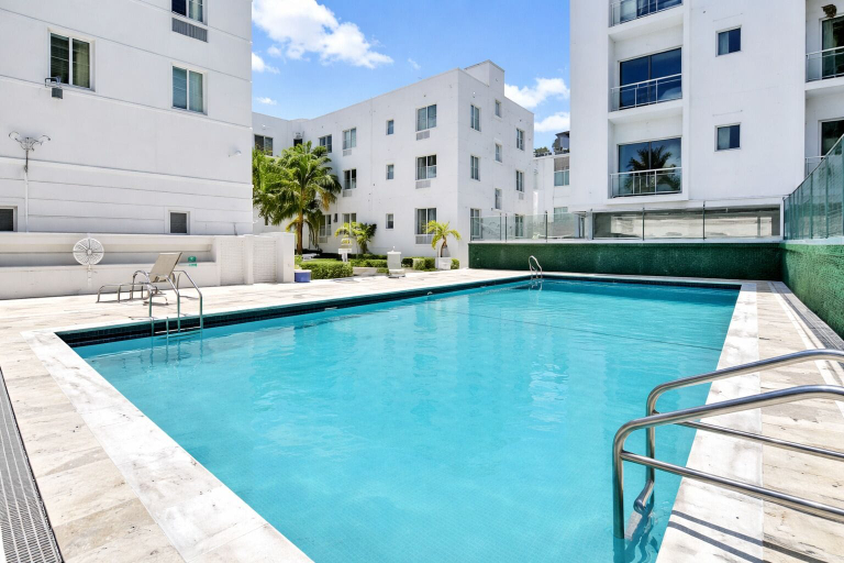 Pool 4, Charming Miami Beach Studio, Miami-Dade