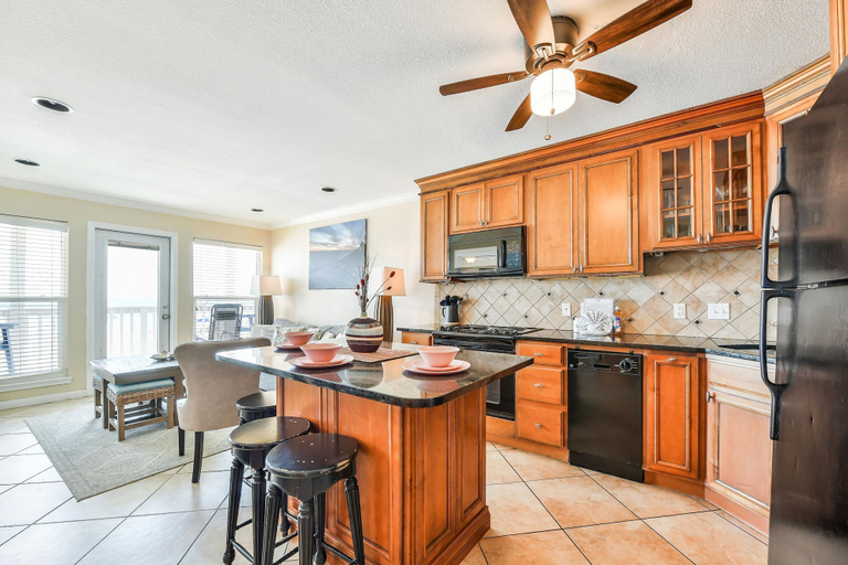 Room 5, Seascape 1108 in Galveston, Galveston
