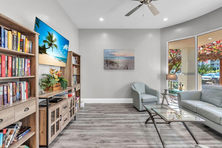 Living area 2, Bahia Vista 363, Pinellas