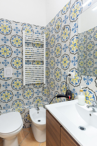 Bathroom 5, Le Corti del Re Tappia, Napoli