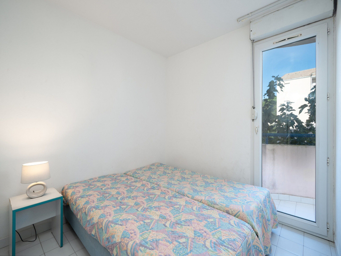 Room 4, Retreat for 8 With Shared Pool, Hérault