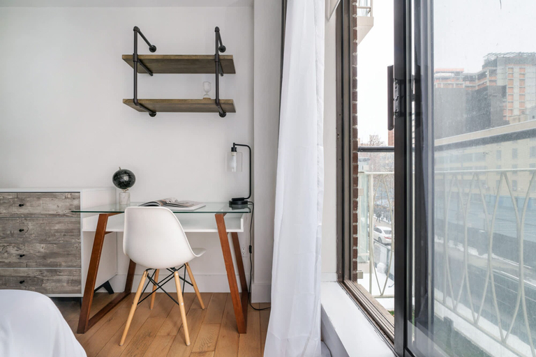 Room 5, 75-2d New 1BR Prime UES W D Balcony Elevator, New York