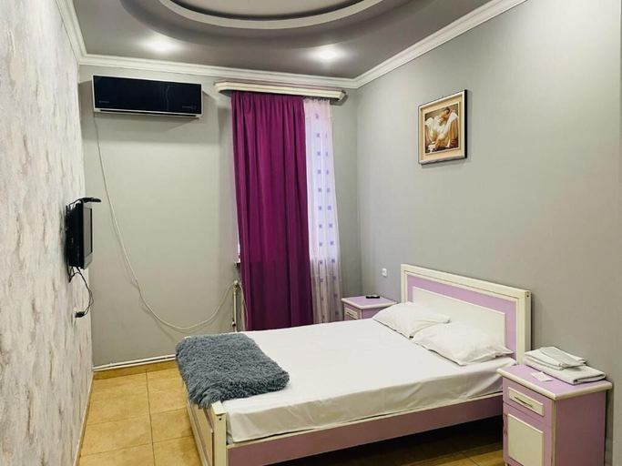 Room 4, Aero Hotel
