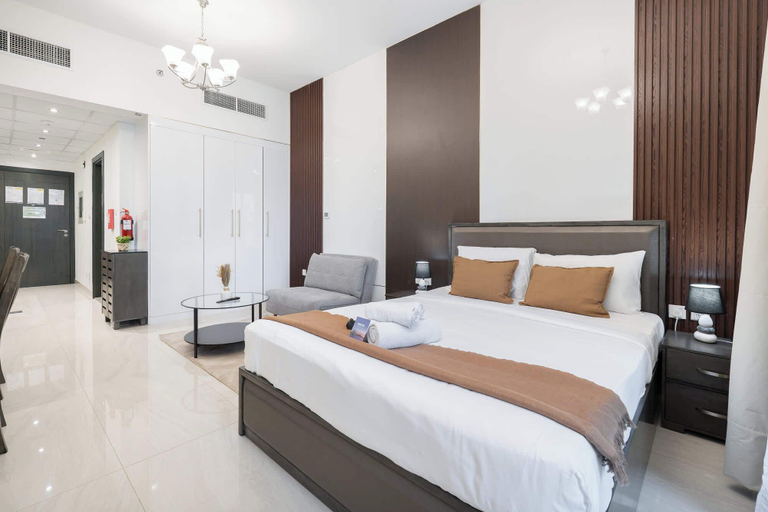 Room 3, Business Bay Chic Studio for 3 in a Great Location, Dubai