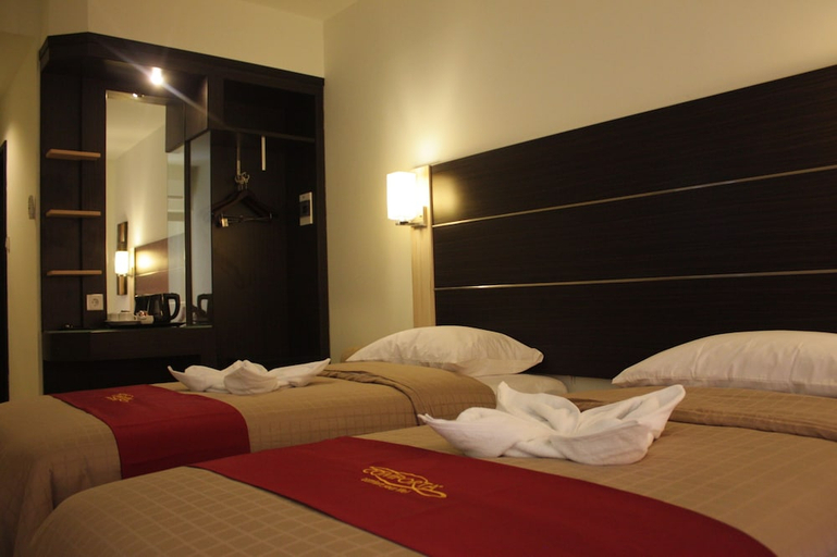 bedroom 8