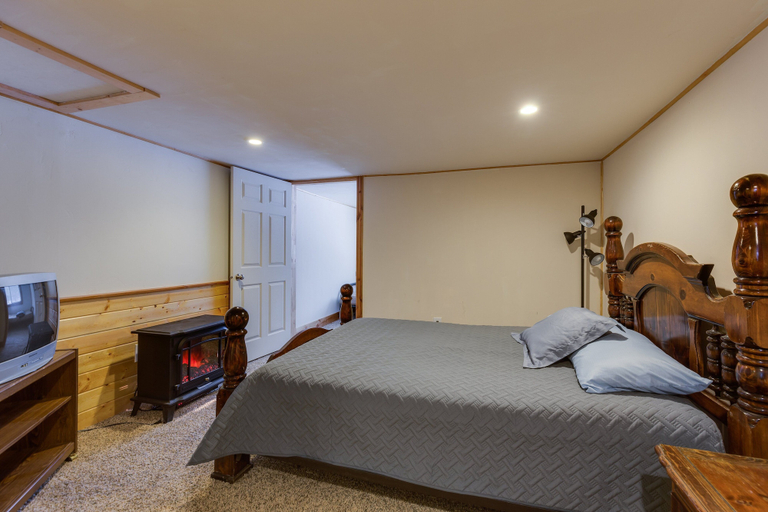 Interior 4, Roger Dodger, Fremont