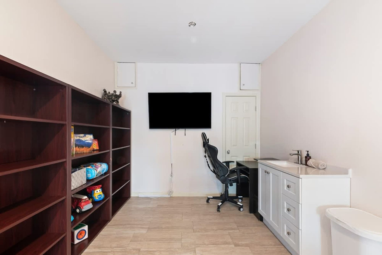 Room 4, Spacious Single Level Home In Poway, San Diego