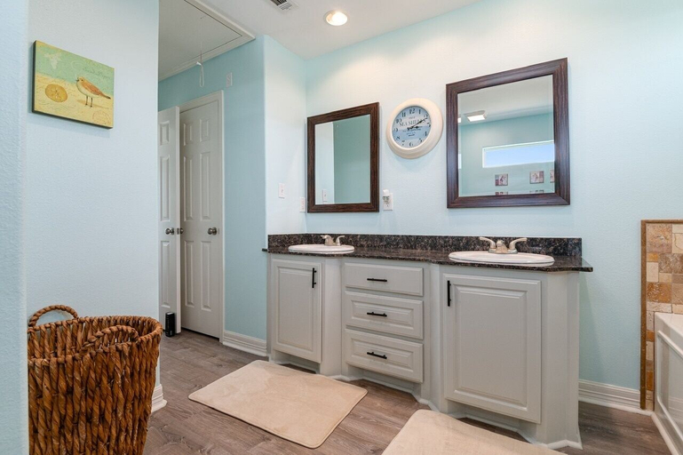 Bathroom 4, Flower Pot 3 Bedroom Home, Galveston