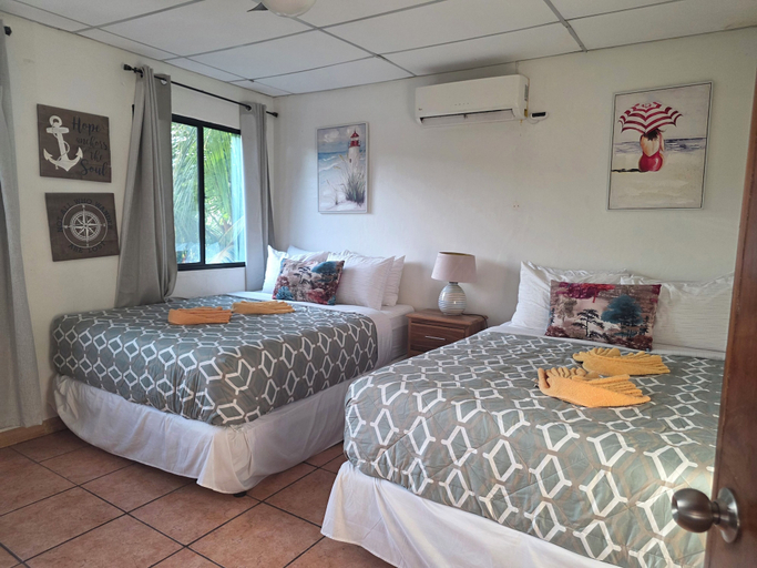 Bedroom 2, Little Beach House, Tamanique