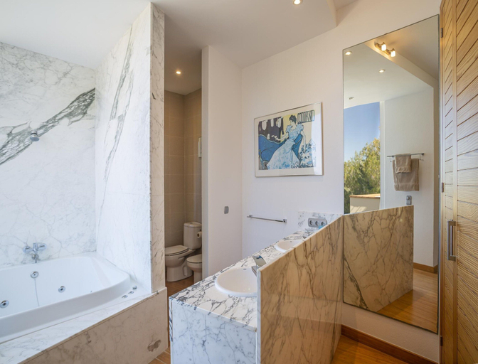 Bathroom 4, Belvilla by OYO Sa Talida, Baleares