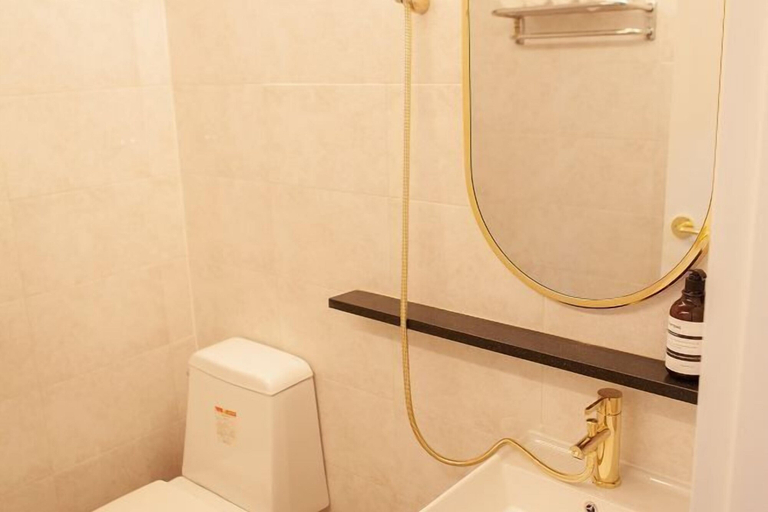 Bathroom 4, Mihojae Seomyeon, Busanjin
