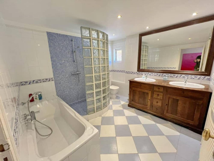Bathroom, Cozy Nature Chalet for 8 Guests, Namur