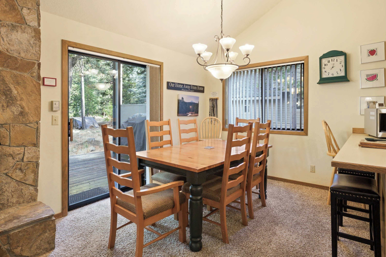 Interior 2, Blue Goose With Hot Tub & Sharc Access, Deschutes
