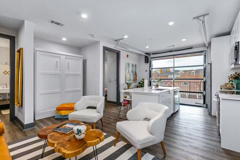 Interior 3, Nashville Oasis at The Muse: Modern 2BR With Balcony & Rooftop Views, Davidson