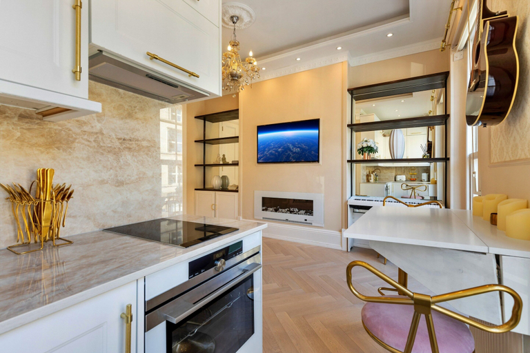 Private kitchen 4, Elegant Apartment in Marylebone, London