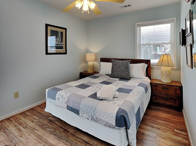 Bedroom 3, Shoo Fly by Carolina Retreats, New Hanover