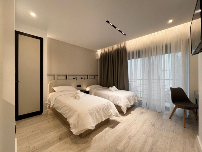 Room 5, Anghel Hotel, Attica