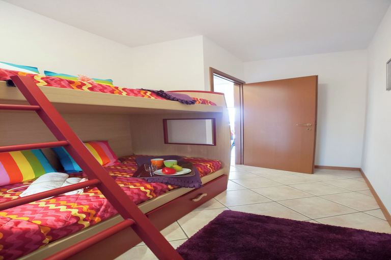 Bedroom 3, Vista d'Oro Ulivo Apt. 4, Lecco