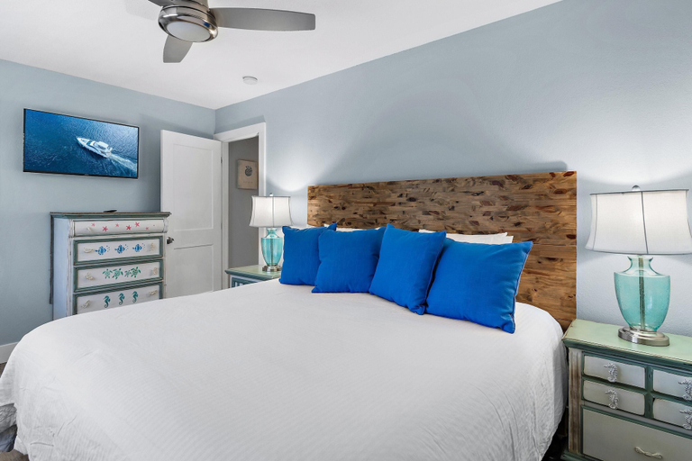 Room 2, Summer Haven North #11, Walton