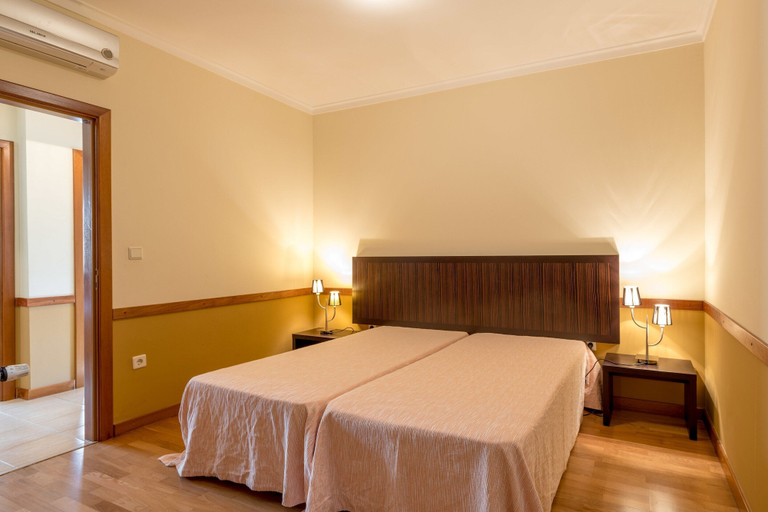 Room 5, Cozy Cottage in Vila Flor With Swimming Pool, Vila Flor