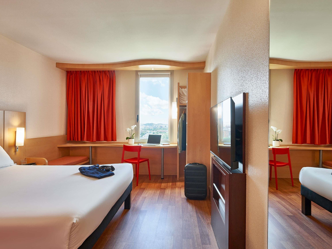 Bedroom 3, ibis Barcelona Santa Coloma, Barcelona