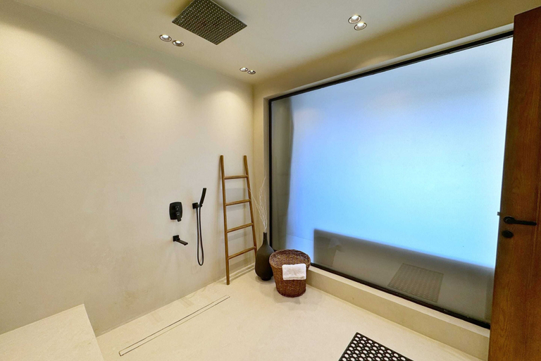 Bathroom 2, Xuru Stays I The Pyramids Horizon Studio w/ Bathtub, Al-Ahram