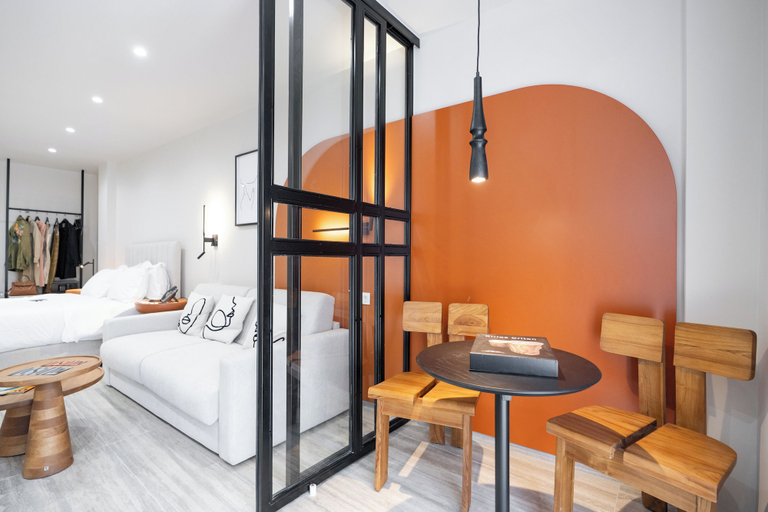 Room 3, Finders Ermou Suites, Attica