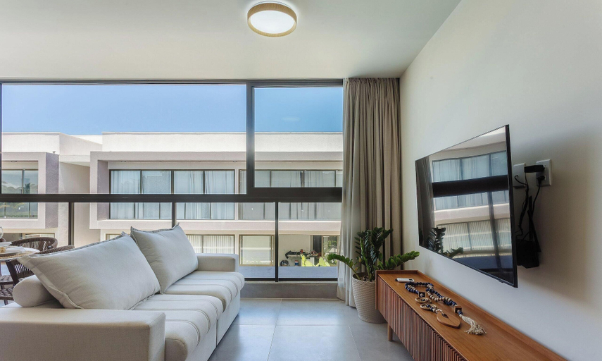 Living area 2, Your Exclusive Stay Just Steps From the sea - BBC, Maraú