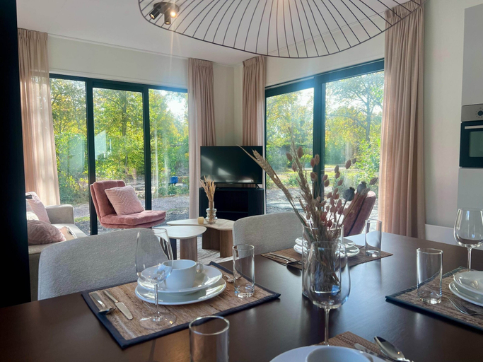 Dining 4, Modern Family Retreat Near the Beach, Zijpe