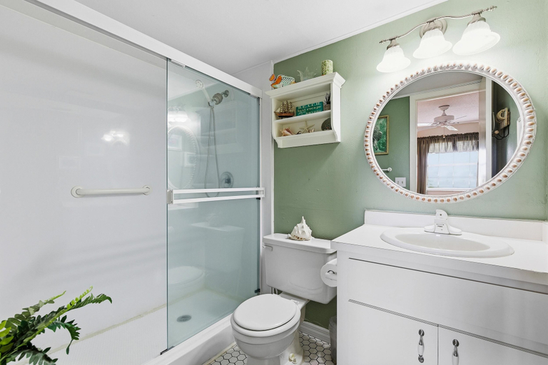 Bathroom 4, Colony Beach Club 139, Volusia