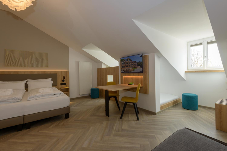 Bedroom 3, BERGlassig Hotel - Halbpension Plus inkl Getranke, Regen
