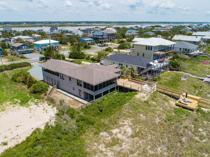 Exterior & Views 2, Sea Strapped by Topsail Realty, Pender