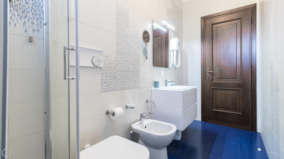 Bathroom 4, Il Borgo Apartments B6 - Sv-d600-bove3l1b, Savona