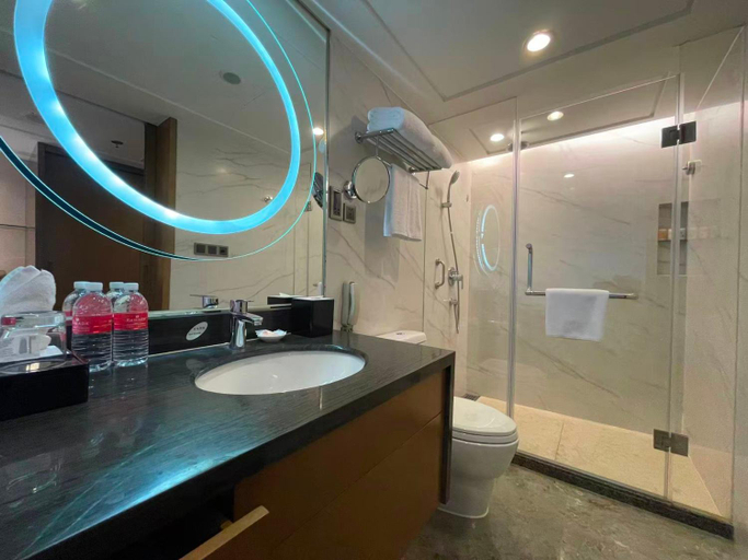 Bathroom 4, Ramada Plaza by Wyndham Pudong, Shanghai