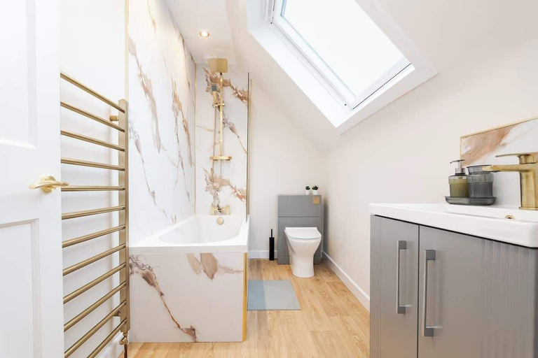 Room 3, 2bed House in Torry - Free Parking, Aberdeen