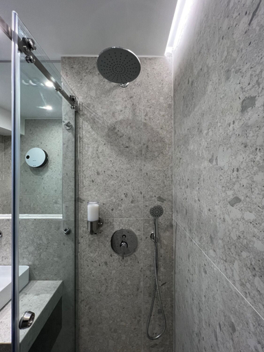 Bathroom 4, Anghel Hotel, Attica