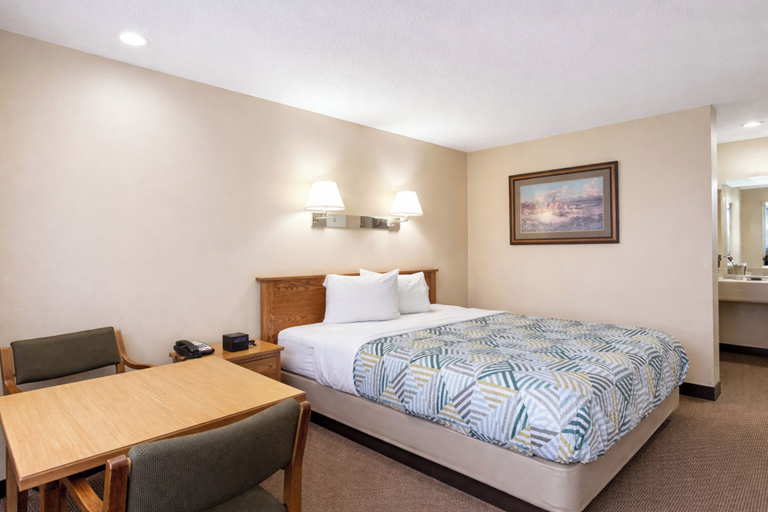 Bedroom 3, Sundowner Inn Forsyth I 94, Rosebud